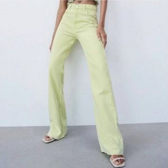 NWT ZARA Wide Leg Denim Jeans With Raw Hem In Light Green, Size 6 - Picture 4 of 13